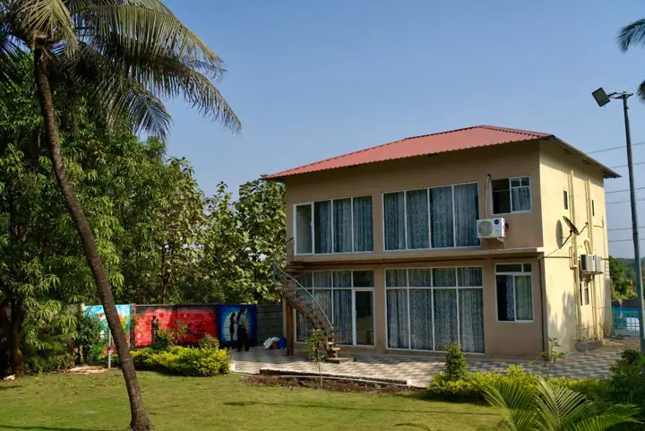 Villa 10005, Badlapur