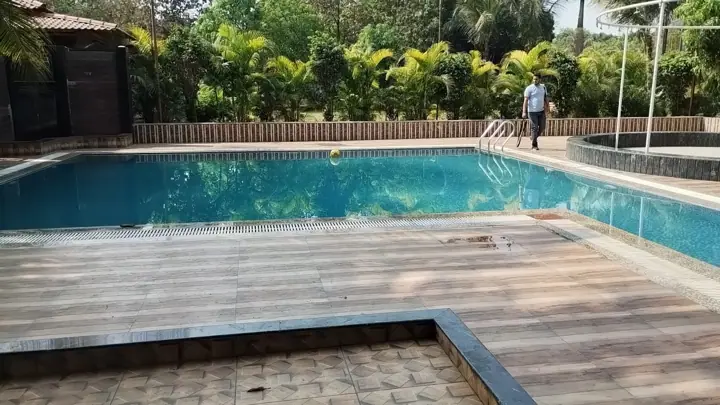 Villa 30003, Neral